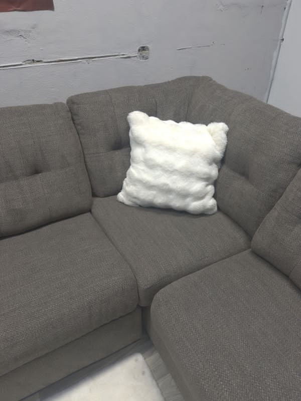 Raymour & Flanigan Brown Sectional Couch With Pullout Bed