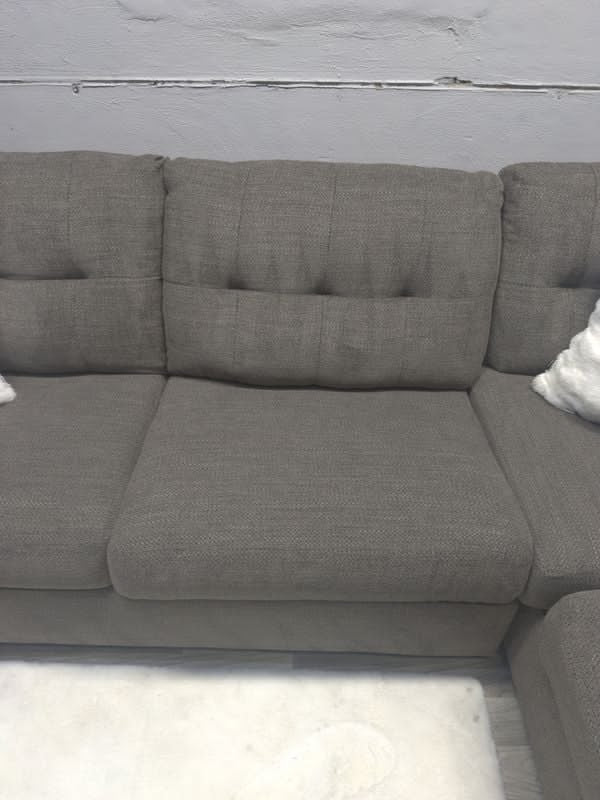 Raymour & Flanigan Brown Sectional Couch With Pullout Bed