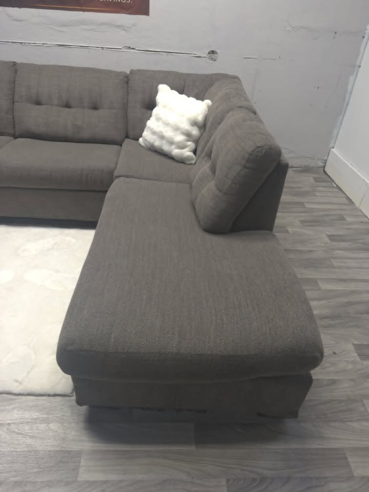 Raymour & Flanigan Brown Sectional Couch With Pullout Bed