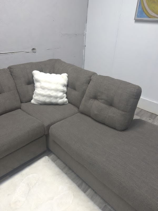 Raymour & Flanigan Brown Sectional Couch With Pullout Bed