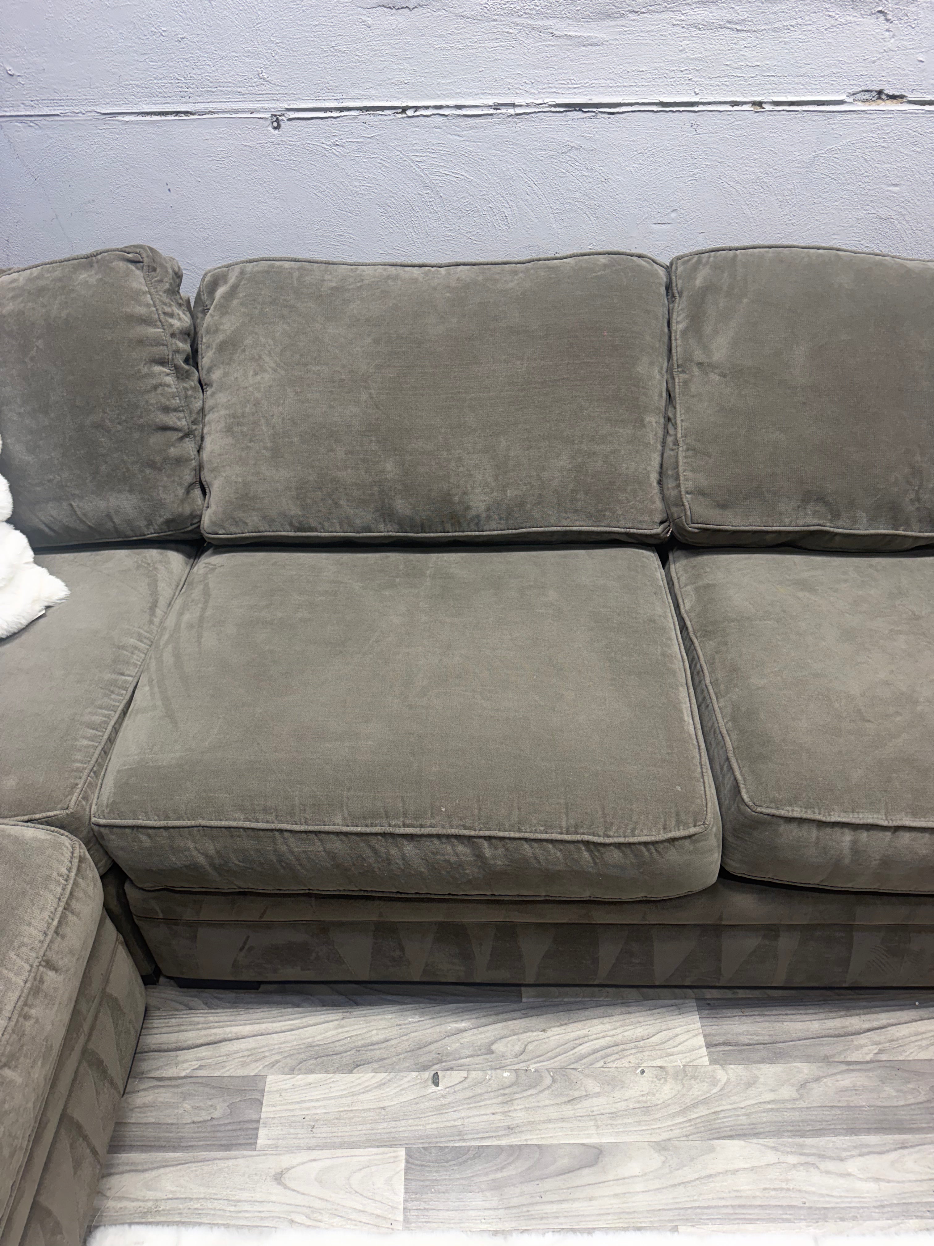 Raymour & Flanigan Artemis 4 Piece Sectional Couch