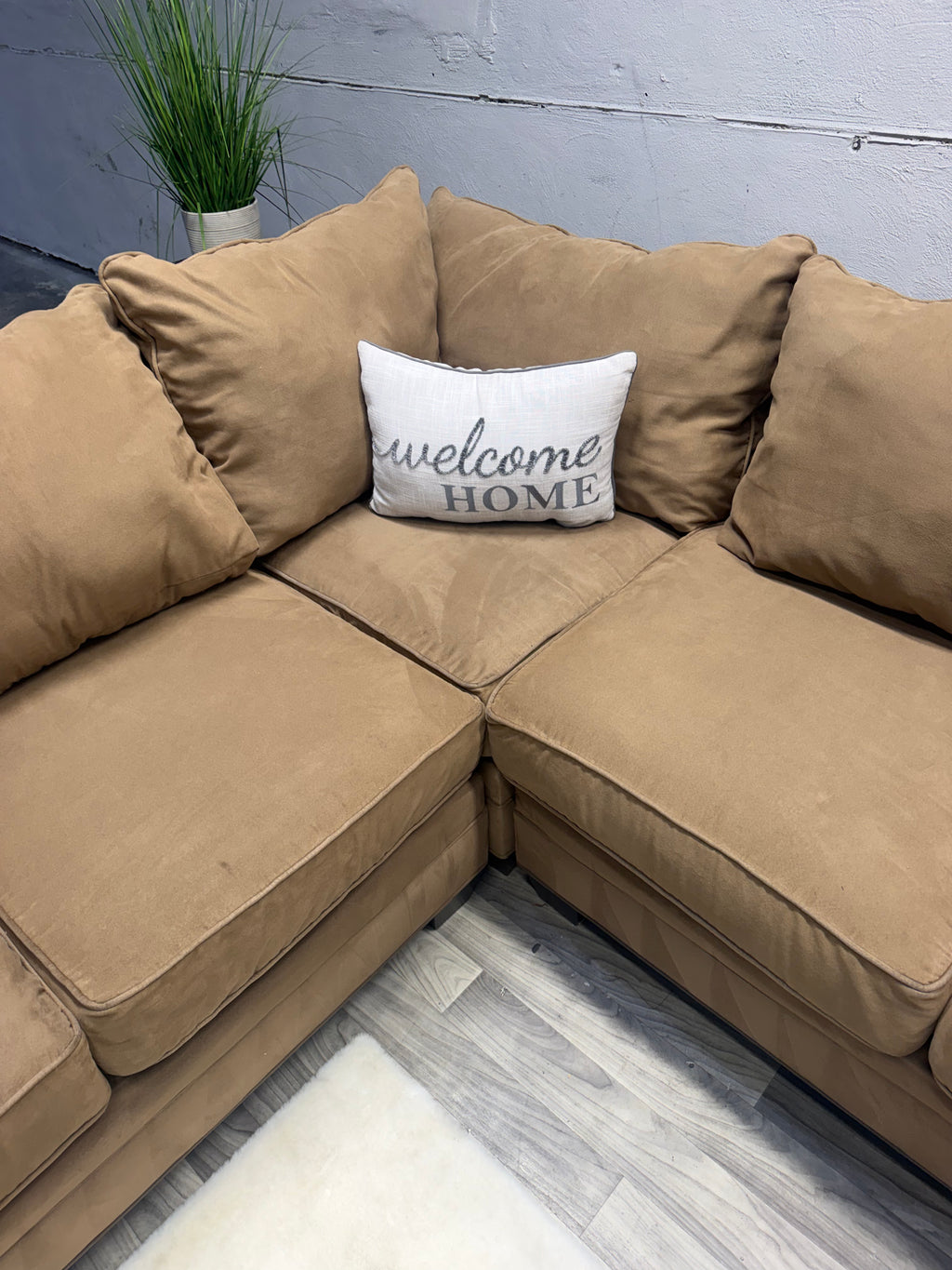 Raymour & Flanigan Tan 4 Piece Sectional Couch