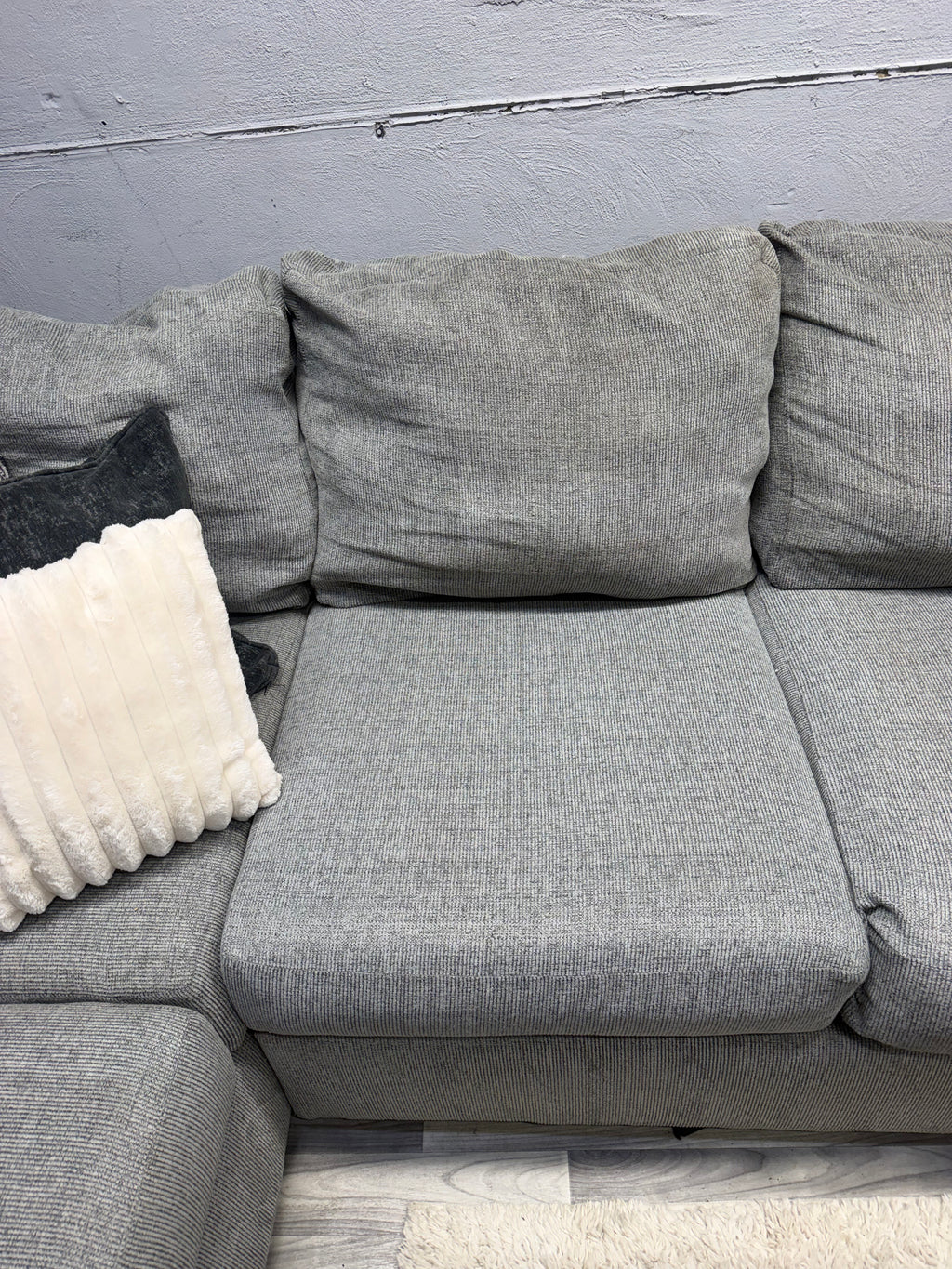 Broyhill 3 Piece Gray Sectional Couch With Storage Ottoman