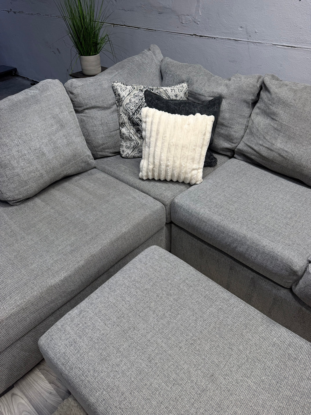 Broyhill 3 Piece Gray Sectional Couch With Storage Ottoman