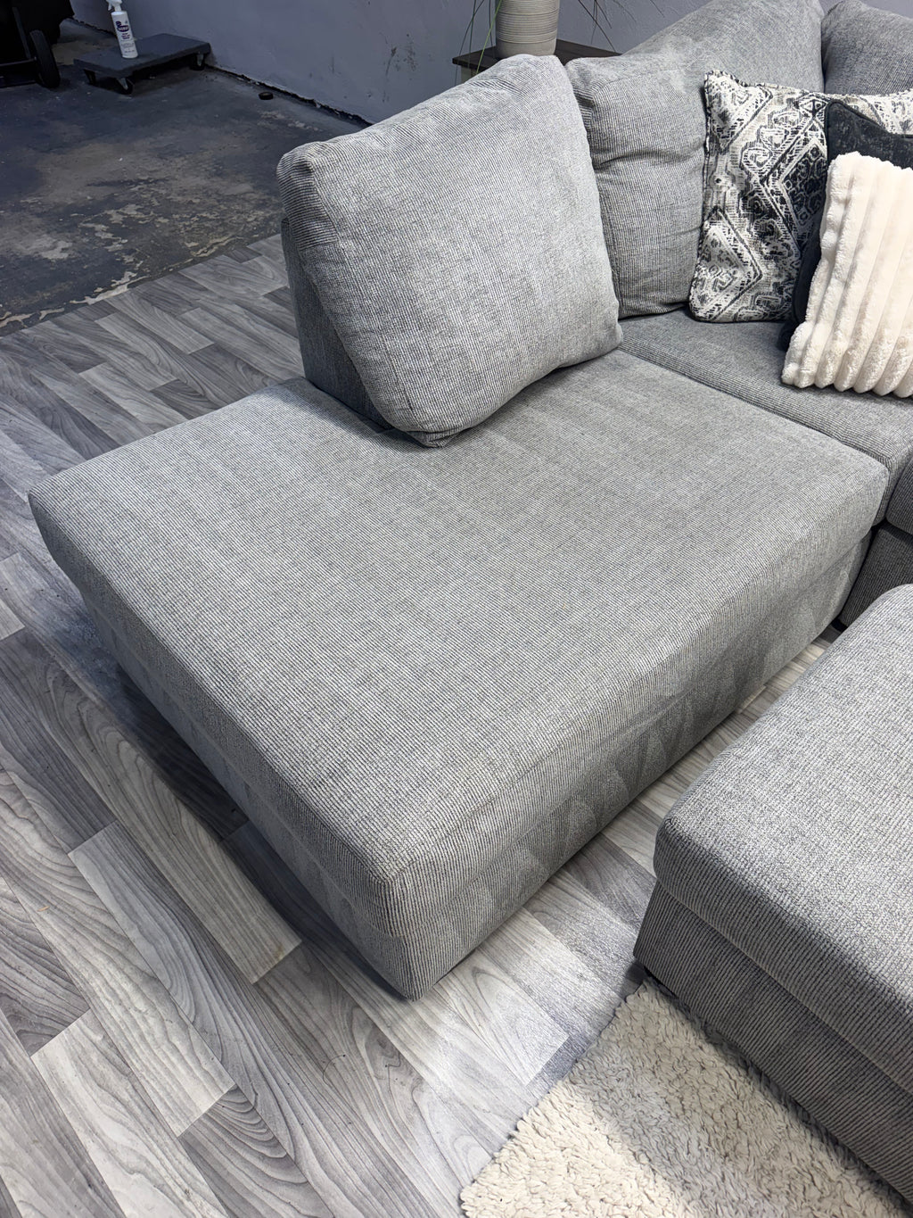Broyhill 3 Piece Gray Sectional Couch With Storage Ottoman