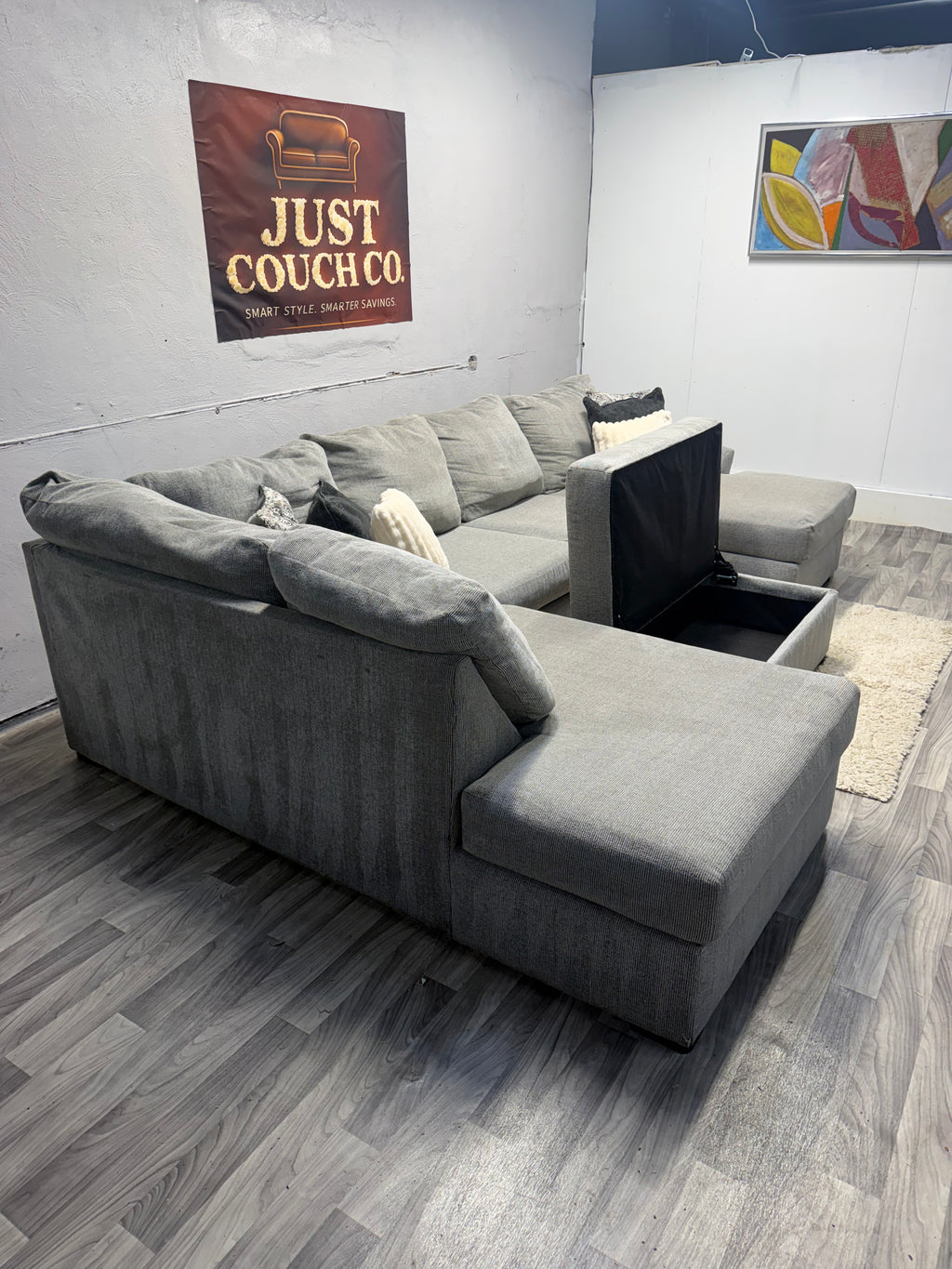 Broyhill 3 Piece Gray Sectional Couch With Storage Ottoman