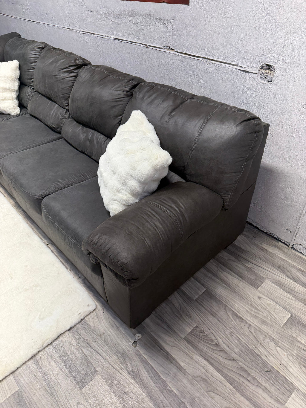 Ashley Furniture Gray 3 Piece Sectional Couch