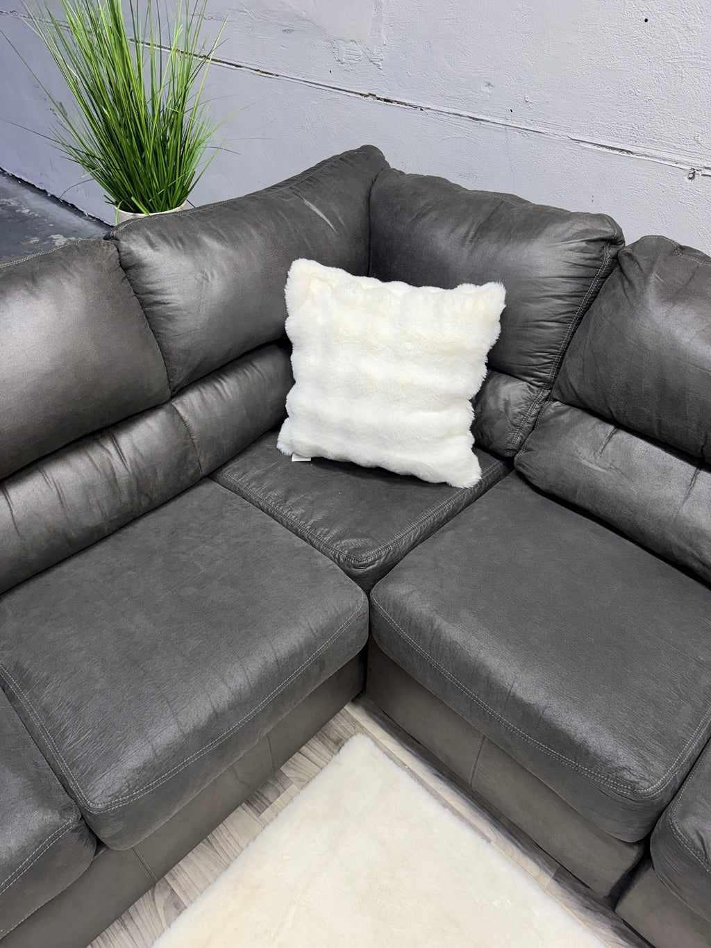 Ashley Furniture Gray 3 Piece Sectional Couch