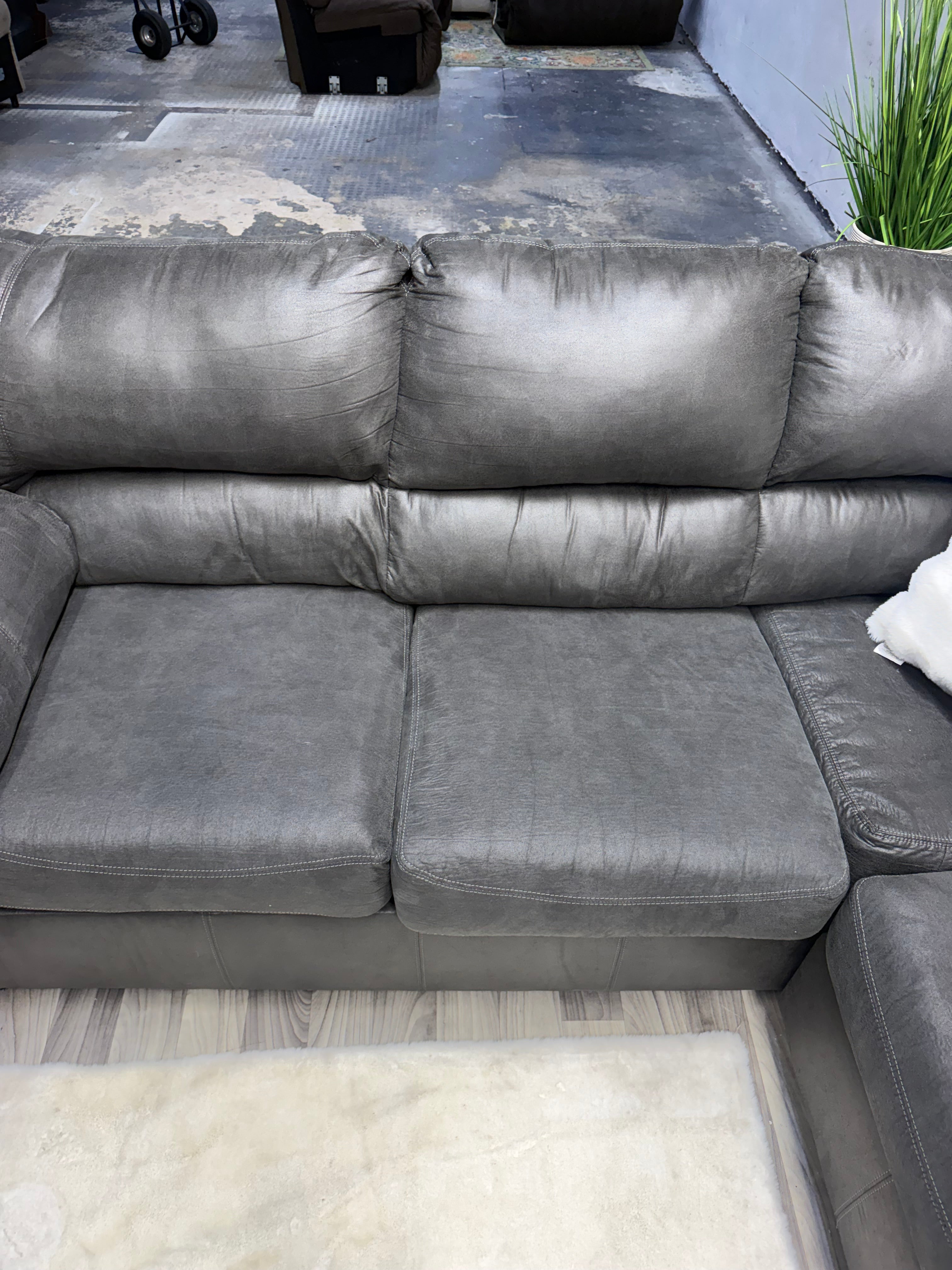 Ashley Furniture Gray 3 Piece Sectional Couch